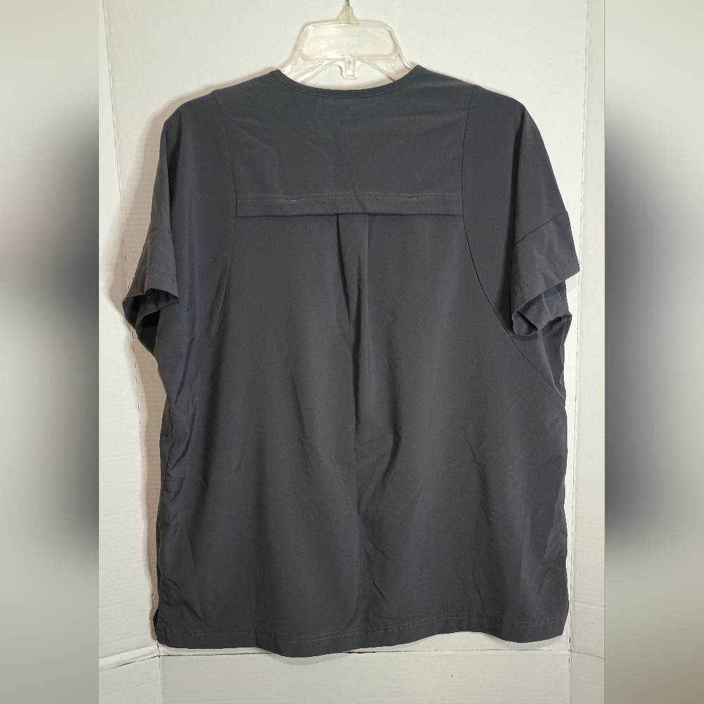 Carhartt Gray Scrub Set with Pockets Size Medium - Picture 3 of 6